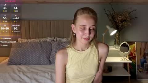 Snapshot of ladyevee chatting on 07/10/26, 02:30 MiaPvt open online show from 07/10/26, 02:30