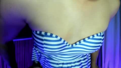 Snapshot of ladyfox_95 chatting on 06/29/26, 12:27 ask me online show from 06/29/26, 12:27