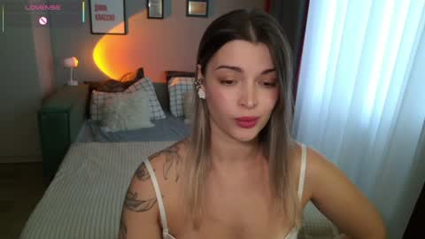 ladylancaster online show from 04/01/26, 01:52