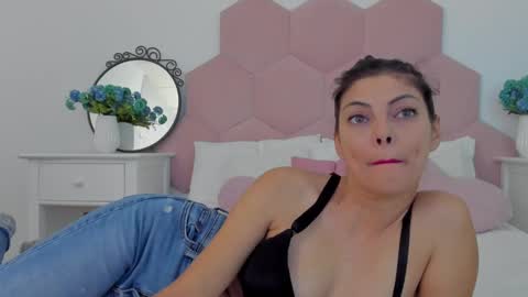 Snapshot of ladyliia chatting on 01/08/25, 08:16 Lia online show from 01/08/25, 08:16