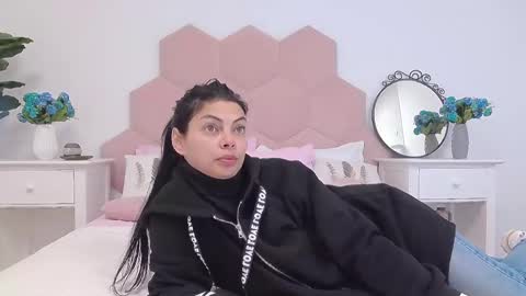 Snapshot of ladyliia chatting on 02/18/25, 04:26 Lia online show from 02/18/25, 04:26