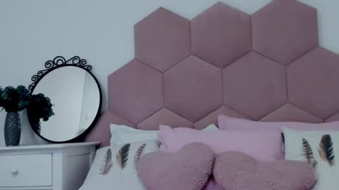 Snapshot of ladyliia chatting on 02/19/25, 08:12 Lia online show from 02/19/25, 08:12