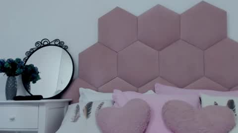 Snapshot of ladyliia chatting on 02/24/25, 06:16 Lia online show from 02/24/25, 06:16