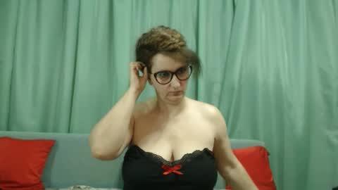 Nicole.... online show from 02/25/26, 07:51