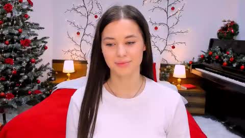 Snapshot of ladyofcandy chatting on 12/26/24, 02:27 Amelia online show from 12/26/24, 02:27