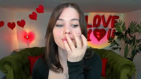 Snapshot of ladyofcandy chatting on 03/08/25, 08:55 Amelia online show from 03/08/25, 08:55