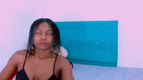 Snapshot of ladypussy69779756 chatting on 01/04/25, 03:49 laura online show from 01/04/25, 03:49