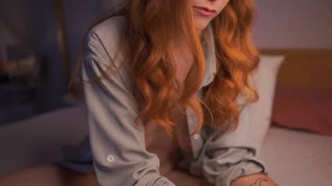 Snapshot of ladysweet_x chatting on 06/15/26, 08:16 Dulce online show from 06/15/26, 08:16