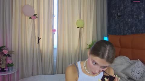 Snapshot of lafeti chatting on 09/19/25, 07:10 Lilia online show from 09/19/25, 07:10