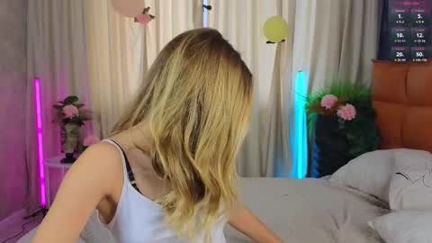 Snapshot of lafeti chatting on 09/26/25, 07:23 Lilia online show from 09/26/25, 07:23