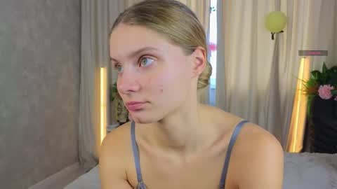 Snapshot of lafeti chatting on 10/11/25, 06:45 Lilia online show from 10/11/25, 06:45