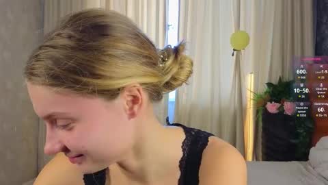 Snapshot of lafeti chatting on 10/12/25, 06:56 Lilia online show from 10/12/25, 06:56