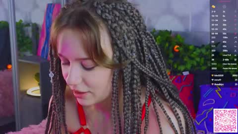 Snapshot of lafeti chatting on 10/12/25, 07:02 Lilia online show from 10/12/25, 07:02