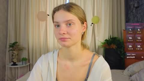 Snapshot of lafeti chatting on 10/19/25, 06:36 Lilia online show from 10/19/25, 06:36