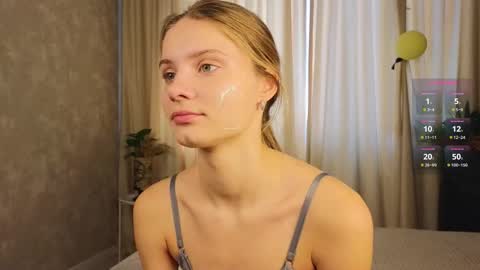 Snapshot of lafeti chatting on 10/23/25, 06:45 Lilia online show from 10/23/25, 06:45