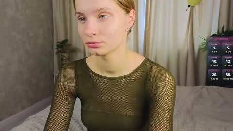 Snapshot of lafeti chatting on 10/24/25, 06:43 Lilia online show from 10/24/25, 06:43