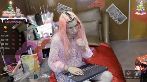 Skinnygirl online show from 02/05/25, 01:15