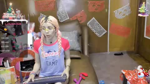 Skinnygirl online show from 02/14/25, 01:02