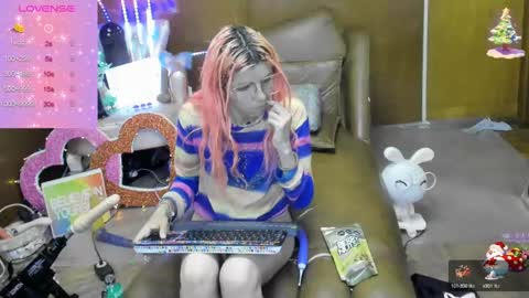 Skinnygirl online show from 09/18/25, 01:18