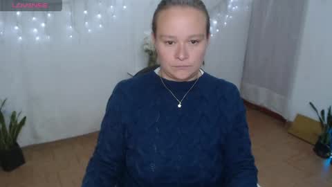 Snapshot of lahurent_weed420 chatting on 04/17/26, 01:58 paola and a guest lol online show from 04/17/26, 01:58