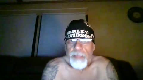 Snapshot of laidbackluxury chatting on 05/30/26, 08:00 laidbackluxury online show from 05/30/26, 08:00