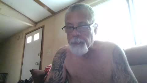 Snapshot of laidbackluxury chatting on 06/12/26, 06:07 laidbackluxury online show from 06/12/26, 06:07
