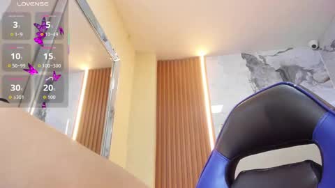   online show from 10/02/25, 12:23