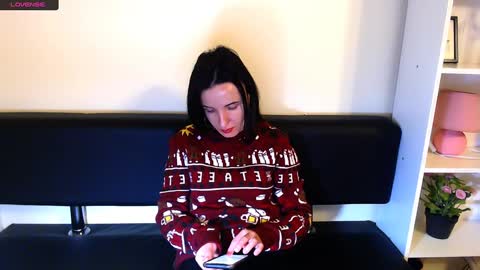 Laima online show from 12/27/24, 10:23