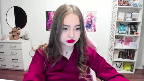 Kira online show from 01/01/25, 09:09