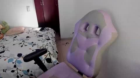 lain_t online show from 10/27/25, 09:13