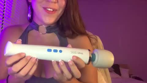 Snapshot of laineylifts chatting on 01/06/26, 03:21 Lainey online show from 01/06/26, 03:21