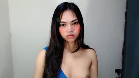 laire online show from 05/12/26, 08:22