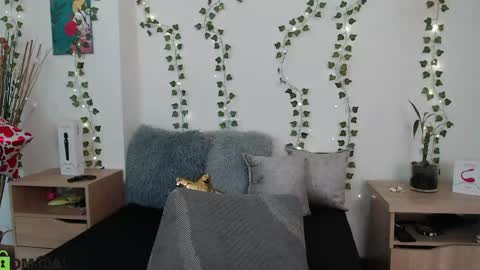 Snapshot of lairen_baby chatting on 04/23/26, 11:42 lairen baby online show from 04/23/26, 11:42
