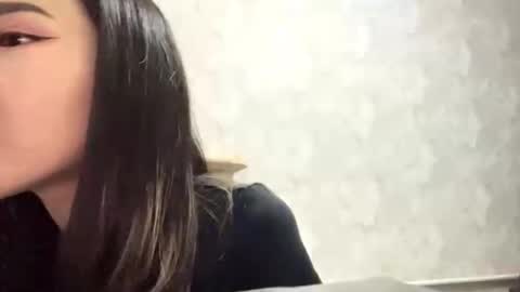 Luna online show from 10/05/25, 03:10
