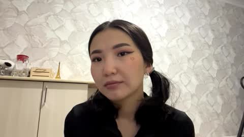 Luna online show from 10/17/25, 03:14