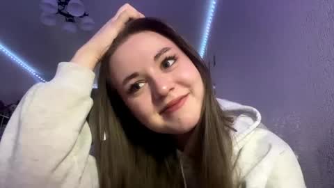 Snapshot of lakishalatzig chatting on 04/15/26, 12:34 Zofia online show from 04/15/26, 12:34