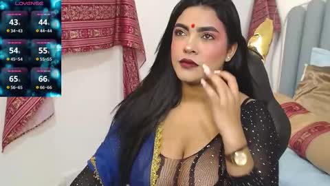 Laskhmirani online show from 10/13/25, 11:43