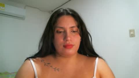 Snapshot of lala_gomez01 chatting on 02/11/25, 04:11 laura gomez online show from 02/11/25, 04:11