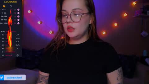 Snapshot of lala_loulou chatting on 10/19/25, 08:20 Nicky online show from 10/19/25, 08:20