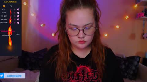 Snapshot of lala_loulou chatting on 10/20/25, 11:32 Nicky online show from 10/20/25, 11:32