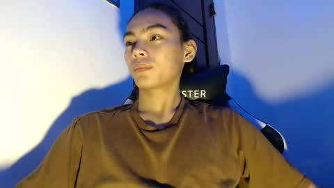 lalakinghugecock_2 online show from 09/18/25, 08:22