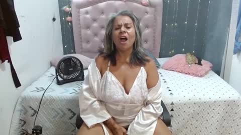 Snapshot of lalisha_96 chatting on 10/15/25, 12:00 lalisha online show from 10/15/25, 12:00
