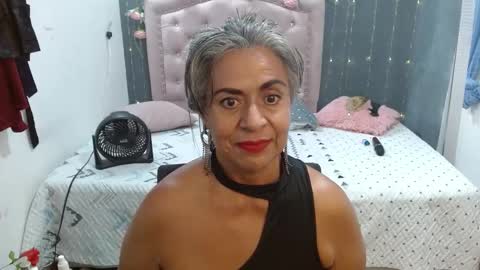 Snapshot of lalisha_96 chatting on 10/19/25, 12:33 lalisha online show from 10/19/25, 12:33