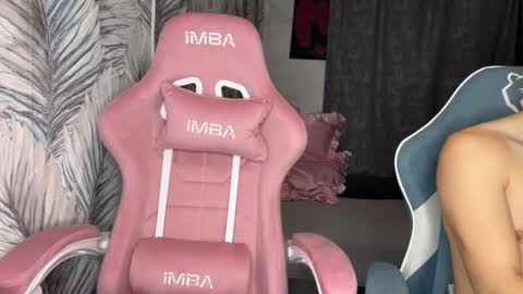 Snapshot of lallyrose69 chatting on 12/20/25, 01:07 lallyrose69 online show from 12/20/25, 01:07