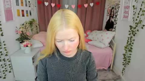 Laly online show from 02/12/26, 08:20