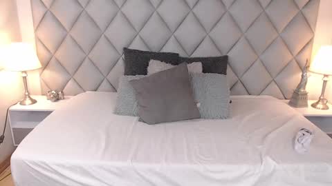 Laly Castro online show from 02/16/25, 07:16