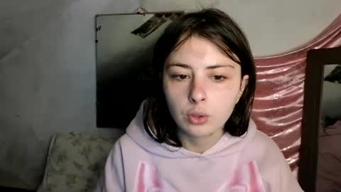 Snapshot of lama111111mama chatting on 06/10/26, 09:14 I work 5PM to 9 PM EST New York online show from 06/10/26, 09:14