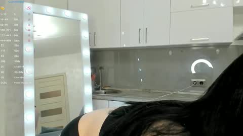 Lama online show from 10/16/25, 02:29