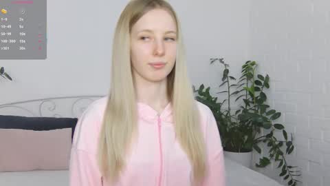 Liana online show from 01/19/26, 01:37