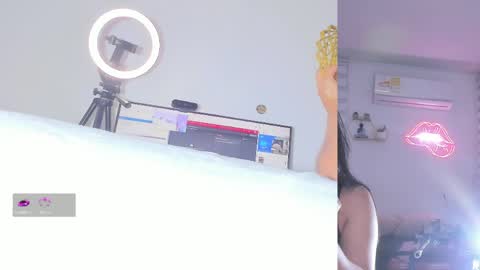 Lana online show from 04/21/26, 09:04